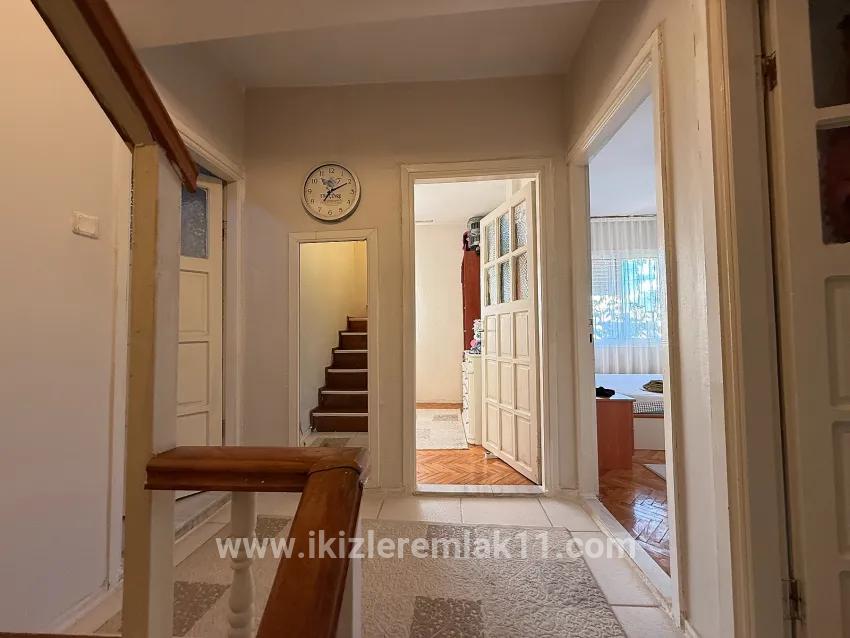 Seferihisar Ürkmez Bengiler Mah. Satılık 4+1 Müstakil ev - 210 m²