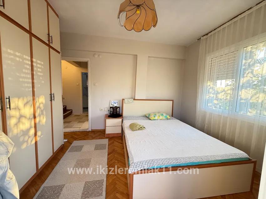 Seferihisar Ürkmez Bengiler Mah. Satılık 4+1 Müstakil ev - 210 m²