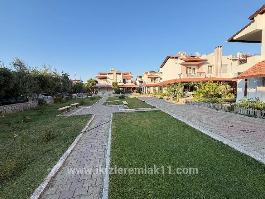 Menderes Gümüldür Gümüldür Fevzi Çakmak Mah. Satılık 3+1 Villa - 185 m²