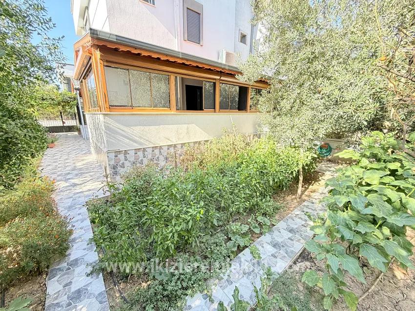 Seferihisar Doğanbey Cumhuriyet Mah. Satılık 3+1 Müstakil ev - 180 m²