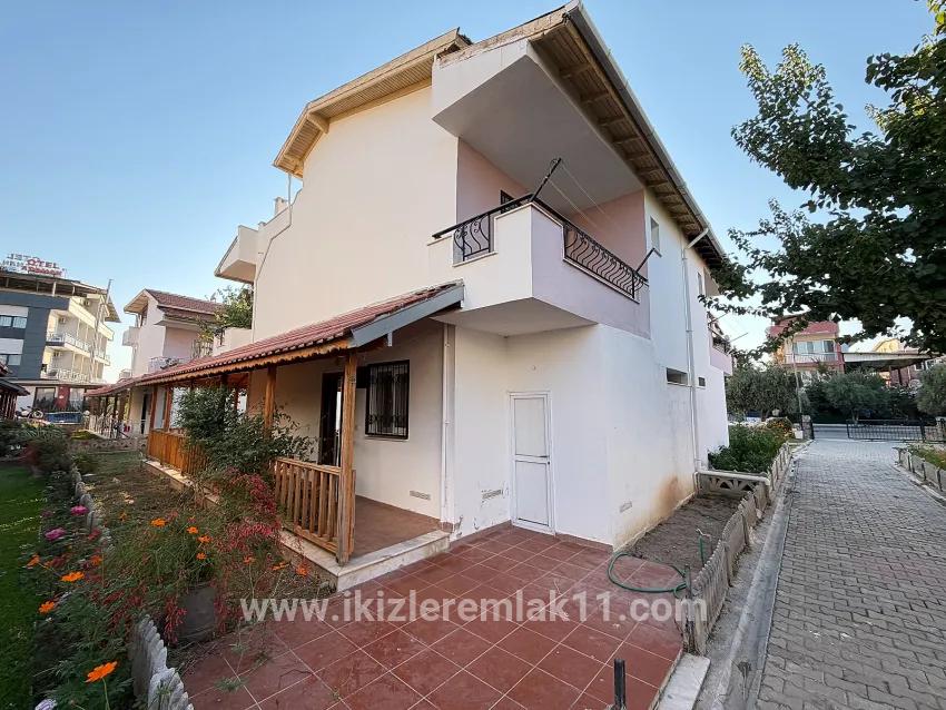 Menderes Gümüldür Gümüldür Fevzi Çakmak Mah. Satılık 3+1 Müstakil ev - 180 m²