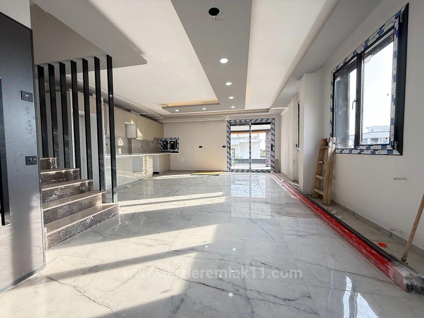 Seferihisar Doğanbey Merkezde Satılık 3+1 Müstakil Bahçeli Villa