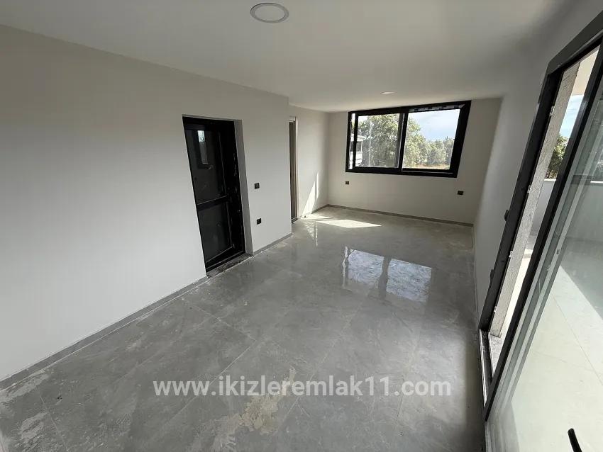 Seferihisar Doğanbey Cumhuriyet Mah. Satılık 3+1 Villa - 180 m²