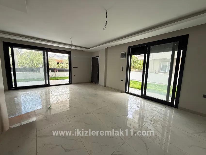 Seferihisar Doğanbey Cumhuriyet Mah. Satılık 3+1 Yazlık - 180 m²