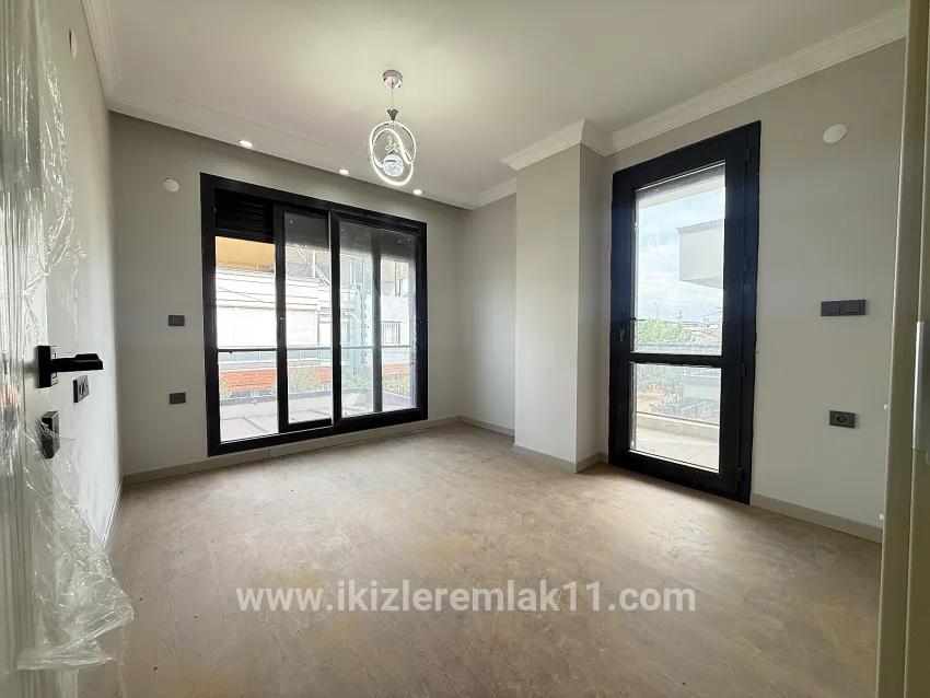 Seferihisar Doğanbey Cumhuriyet Mah. Satılık 3+1 Yazlık - 180 m²