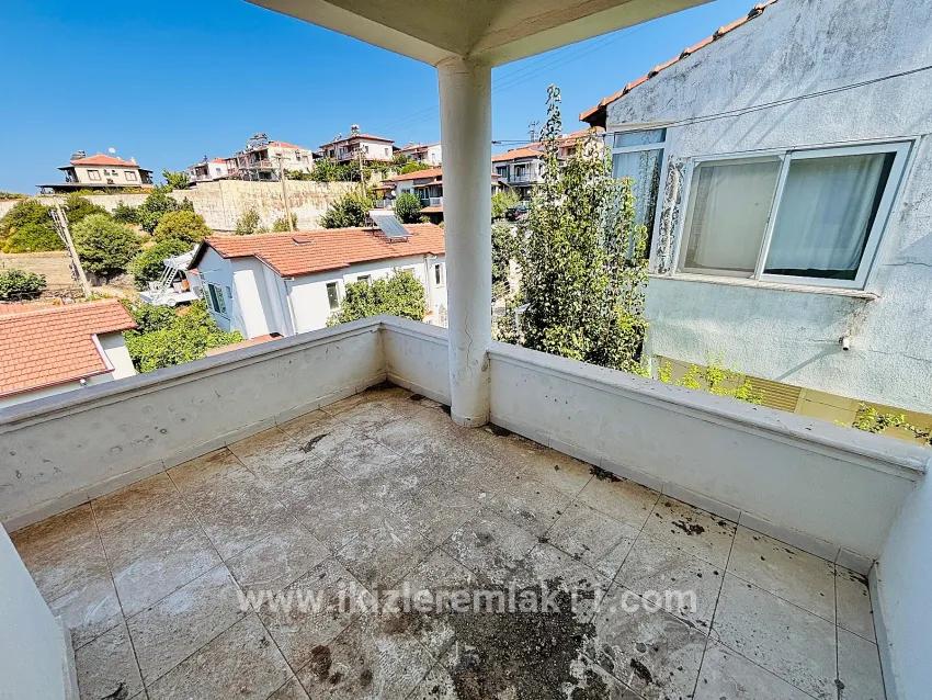 Seferihisar Doğanbey Atatürk Mah. Satılık 3+1 Yazlık - 150 m²