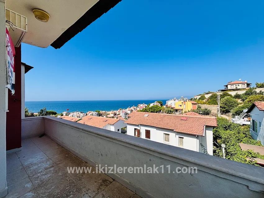Seferihisar Doğanbey Atatürk Mah. Satılık 3+1 Yazlık - 150 m²