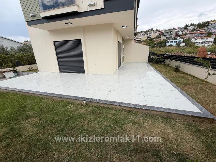 Menderes Gümüldür Gümüldür Cumhuriyet Mah. Satılık 3+1 Villa - 180 m²