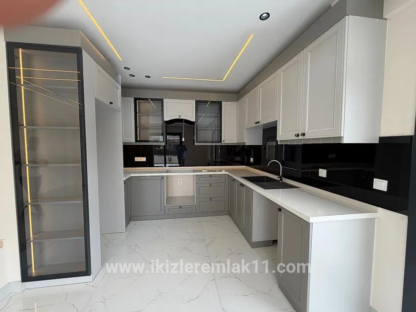 Menderes Gümüldür Gümüldür Cumhuriyet Mah. Satılık 3+1 Villa - 180 m²