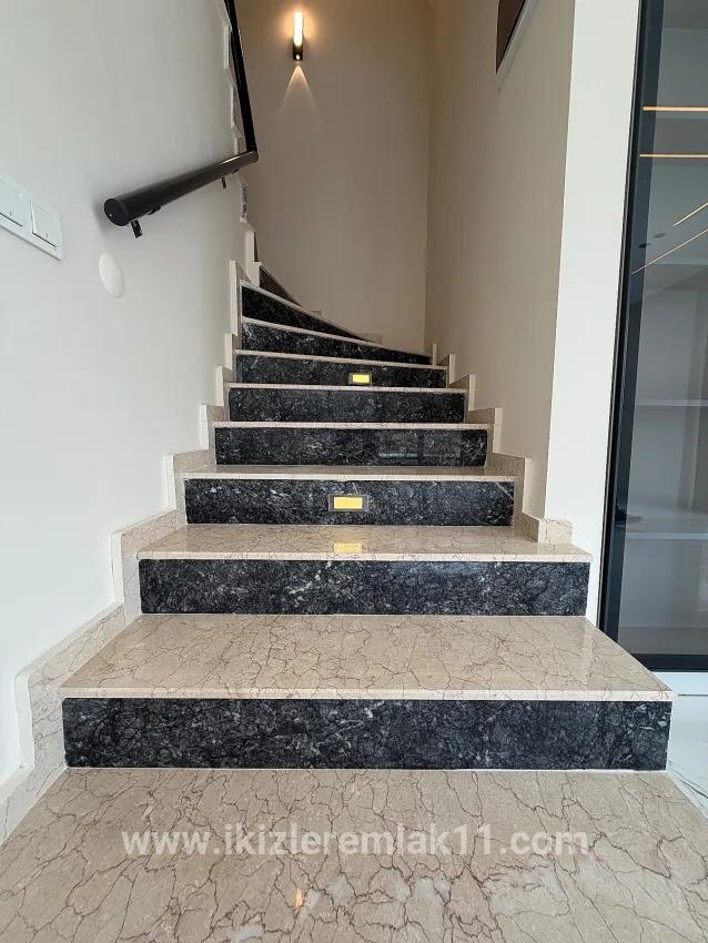 Menderes Gümüldür Gümüldür Cumhuriyet Mah. Satılık 3+1 Villa - 180 m²