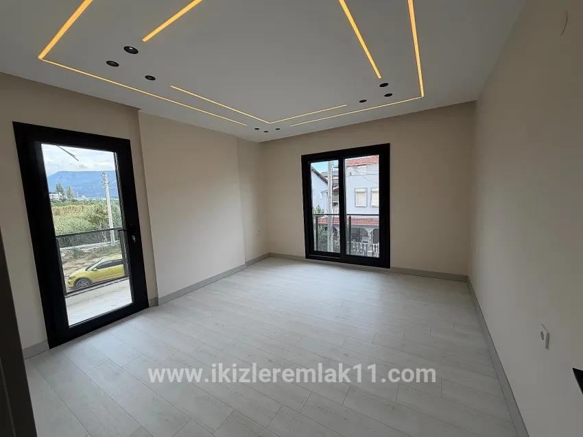 Menderes Gümüldür Gümüldür Cumhuriyet Mah. Satılık 3+1 Villa - 180 m²