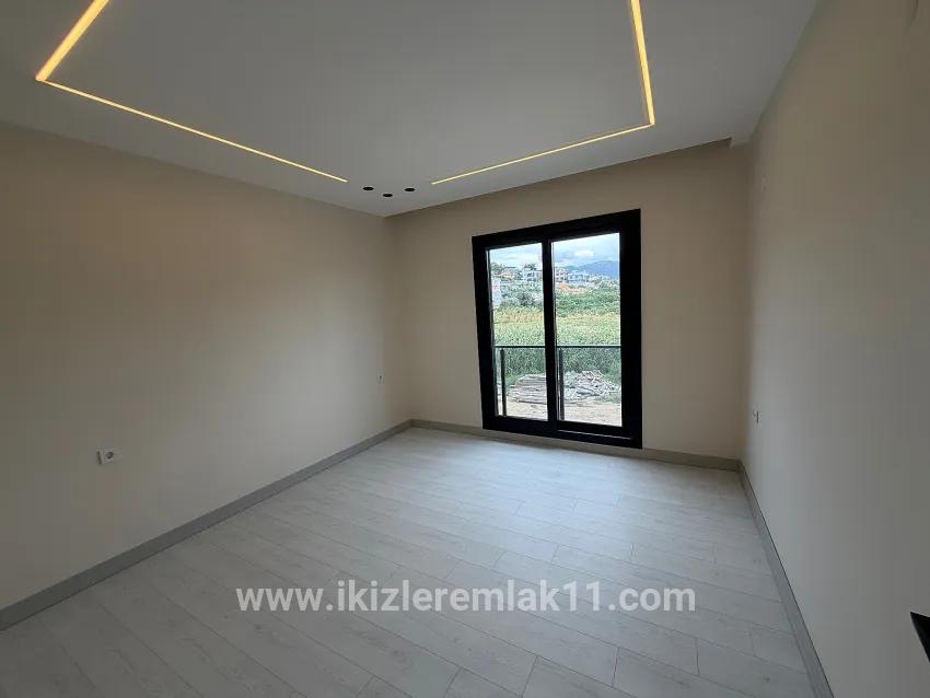 Menderes Gümüldür Gümüldür Cumhuriyet Mah. Satılık 3+1 Villa - 180 m²