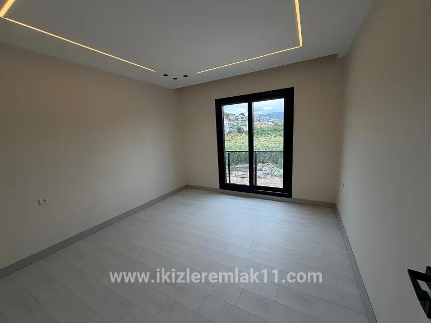 Menderes Gümüldür Gümüldür Cumhuriyet Mah. Satılık 3+1 Villa - 180 m²