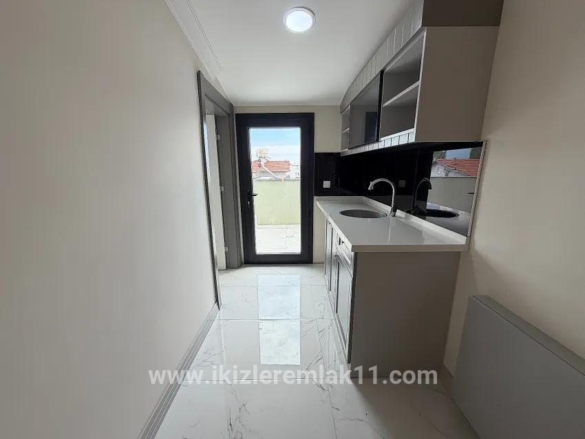 Menderes Gümüldür Gümüldür Cumhuriyet Mah. Satılık 3+1 Villa - 180 m²