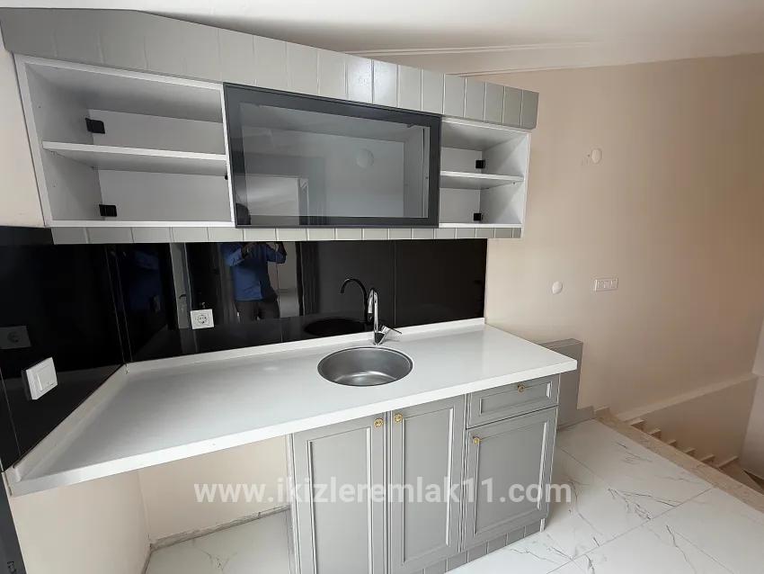 Menderes Gümüldür Gümüldür Cumhuriyet Mah. Satılık 3+1 Villa - 180 m²