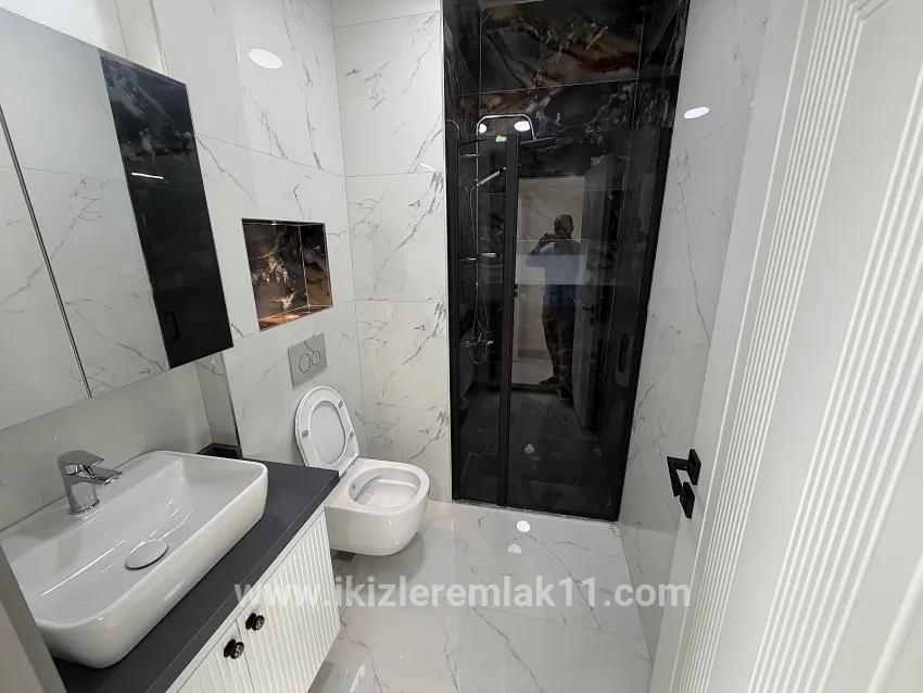 Menderes Gümüldür Gümüldür Cumhuriyet Mah. Satılık 3+1 Villa - 180 m²