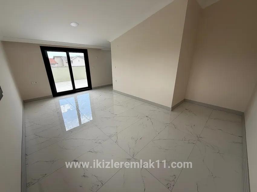 Menderes Gümüldür Gümüldür Cumhuriyet Mah. Satılık 3+1 Villa - 180 m²