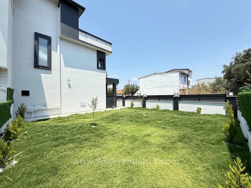 Seferihisar Doğanbey'de Satılık 3+1 Müstakil Sıfır Bahçeli Villa