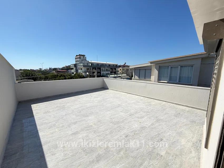 Seferihisar Ürkmez Mersin Alanı Mah. Satılık 3+1 Villa - 200 m²