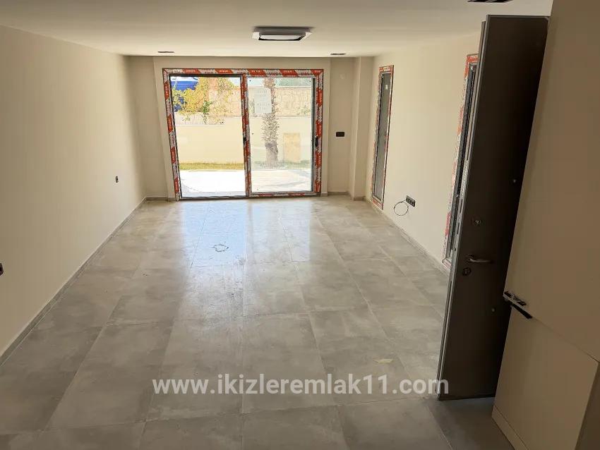 Seferihisar Ürkmez Mersin Alanı Mah. Satılık 3+1 Villa - 200 m²