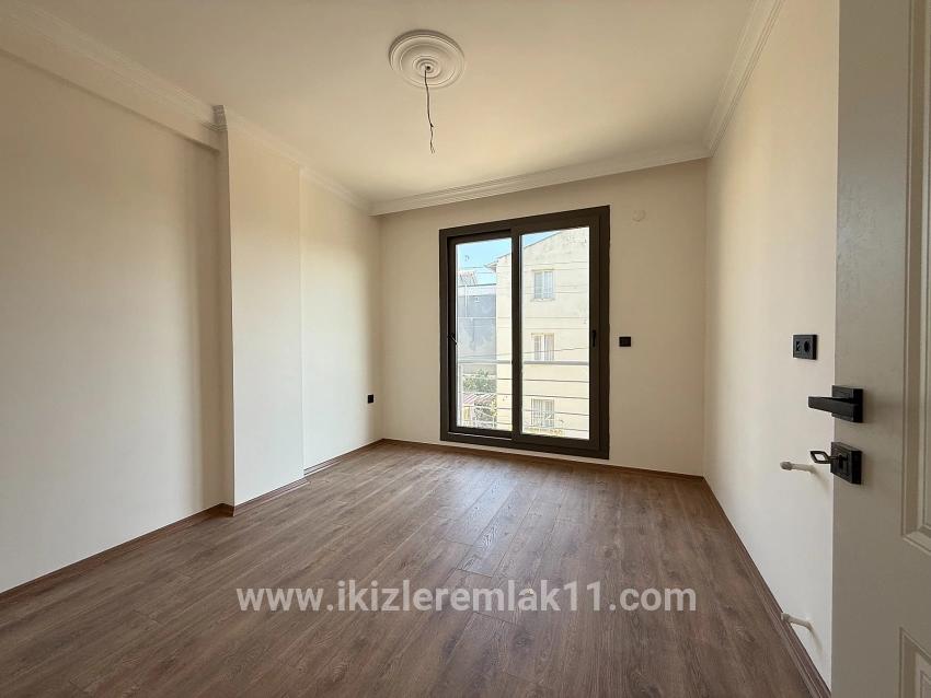 Seferihisar Doğanbey Cumhuriyet Mah. Satılık 3+1 Villa - 180 m²