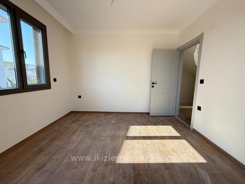 Seferihisar Doganbey'de Satılık Sıfır Luks 3+1 Villa Yazlık