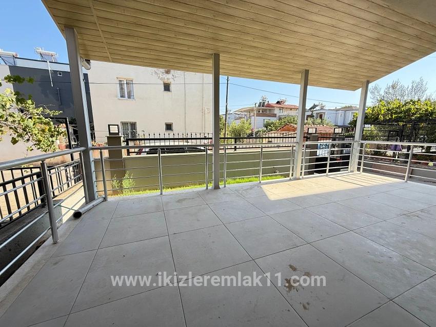 Seferihisar Doğanbey Cumhuriyet Mah. Satılık 3+1 Villa - 180 m²