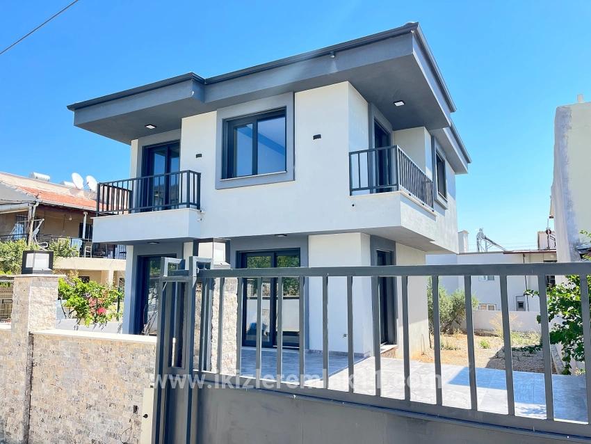 Seferihisar Doğanbey Atatürk Mah. Satılık 3+1 Villa - 390 m²