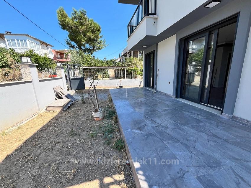 Seferihisar Doganbey'de Satılık 390 M2 Bahçe İçinde Tek Müstakil 3+1 Ebeveynli Villa