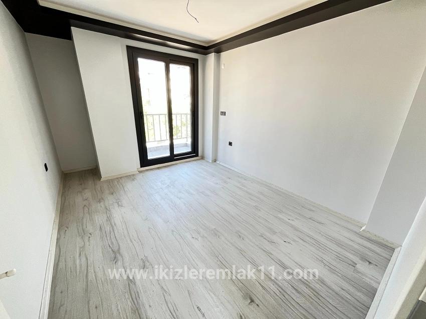 Seferihisar Doğanbey Atatürk Mah. Satılık 3+1 Villa - 390 m²