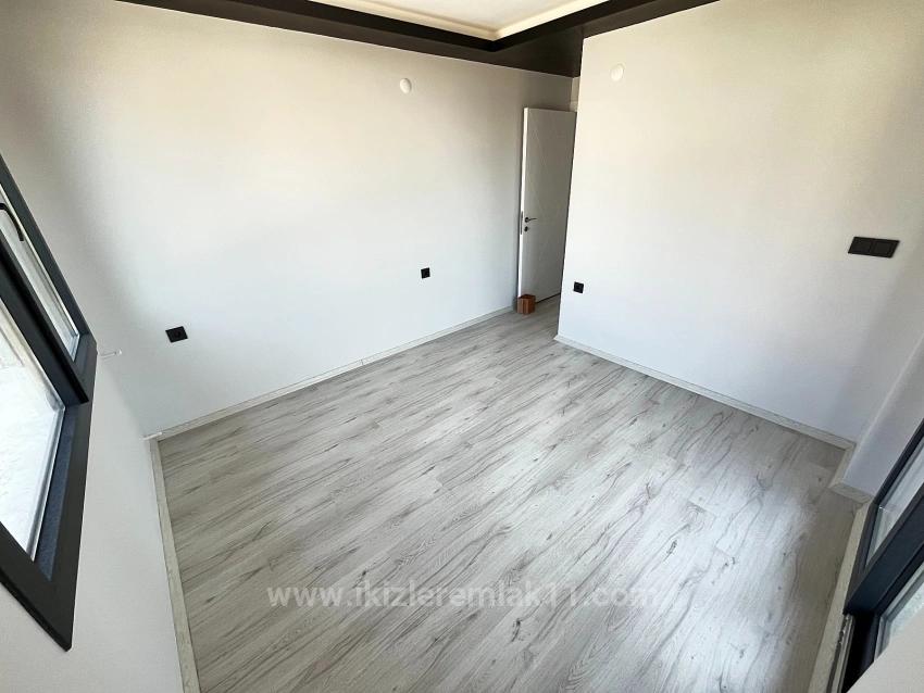 Seferihisar Doganbey'de Satılık 390 M2 Bahçe İçinde Tek Müstakil 3+1 Ebeveynli Villa