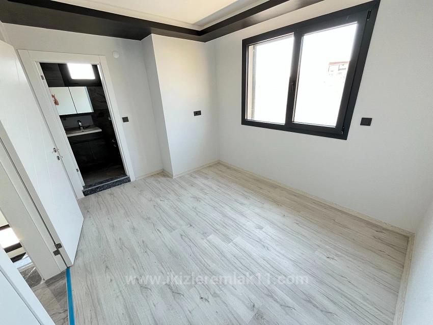 Seferihisar Doganbey'de Satılık 390 M2 Bahçe İçinde Tek Müstakil 3+1 Ebeveynli Villa