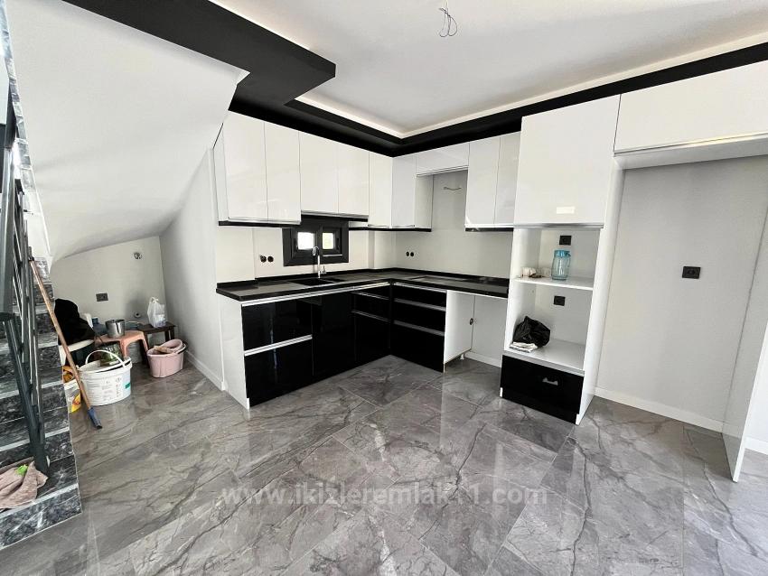 Seferihisar Doganbey'de Satılık 390 M2 Bahçe İçinde Tek Müstakil 3+1 Ebeveynli Villa