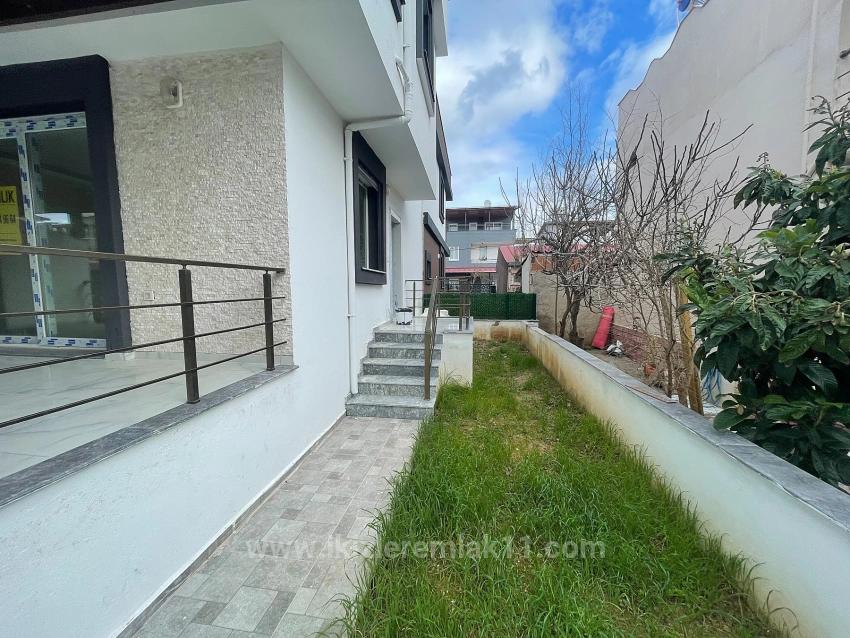 Seferihisar Doğanbey'de Satılık Ferah Konum Denize Çok Yakın 3+1 Lüks Villa