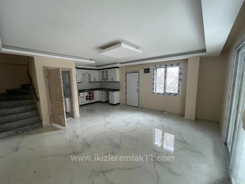 Seferihisar Doğanbey'de Satılık Ferah Konum Denize Çok Yakın 3+1 Lüks Villa