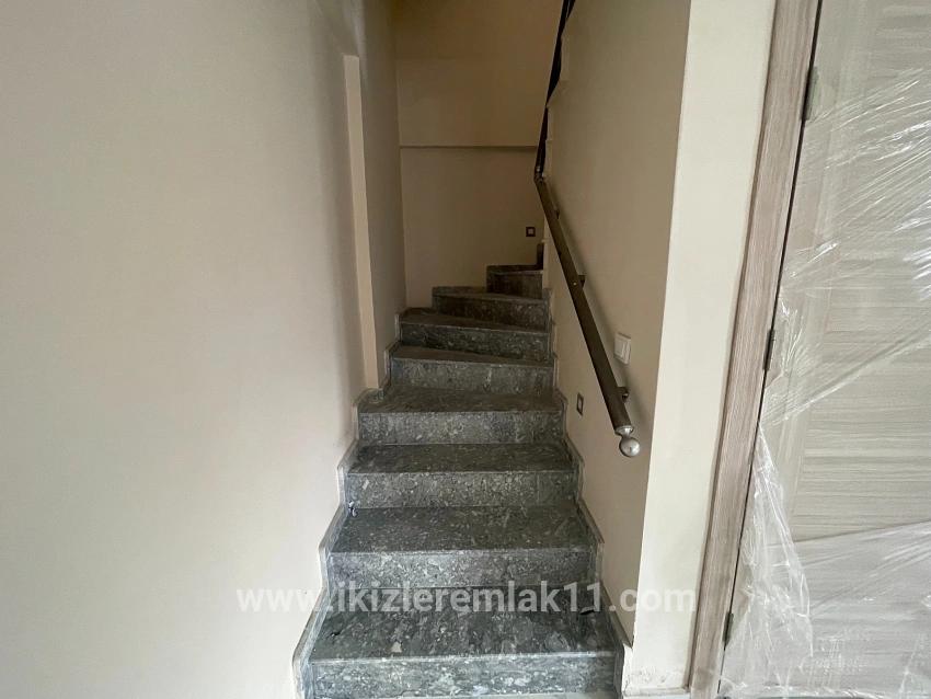 Seferihisar Doğanbey Cumhuriyet Mah. Satılık 3+1 Villa - 175 m²