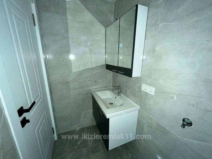 Seferihisar Doğanbey’de Satılık Sıfır Müstakil Geniş Bahçeli 3+1 Villa