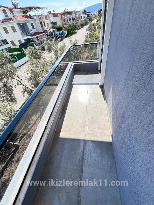 Seferihisar Doğanbey Cumhuriyet Mah. Satılık 3+1 Villa - 180 m²