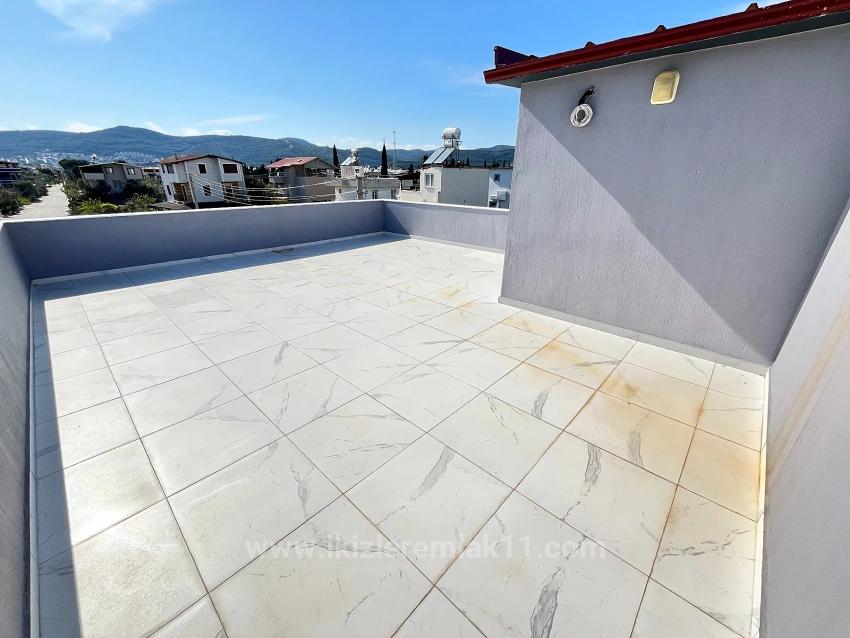 Seferihisar Doğanbey’de Satılık Sıfır Müstakil Geniş Bahçeli 3+1 Villa