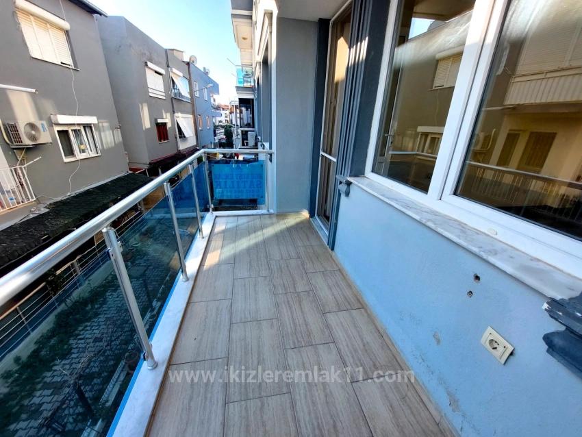 Seferihisar Ürkmez Merkez’de Satılık2+1 Ara Kat Daire