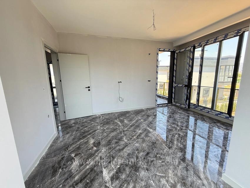 Seferihisar Doğanbey’de Satılık Müstakil Bahçeli 2 + 1 Villa