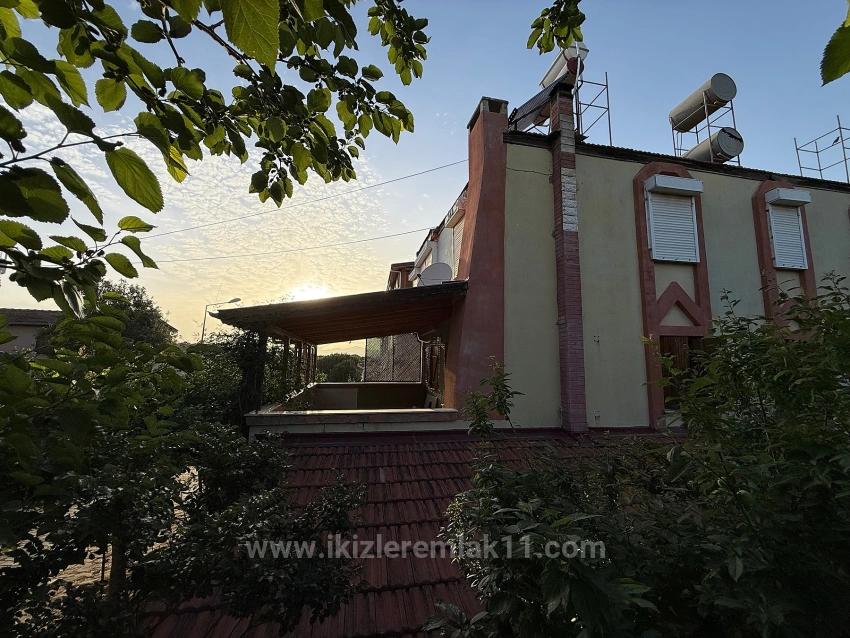 Seferihisar Ürkmez’de Denize 200 Metre Satılık 1 + 1 Daire