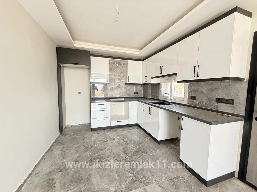 Seferihisar Doğanbey Atatürk Mah. Satılık 3+1 Villa - 170 m²