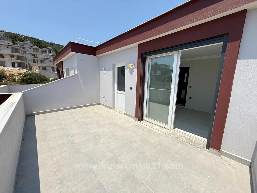 Seferihisar Doğanbey Atatürk Mah. Satılık 3+1 Villa - 170 m²