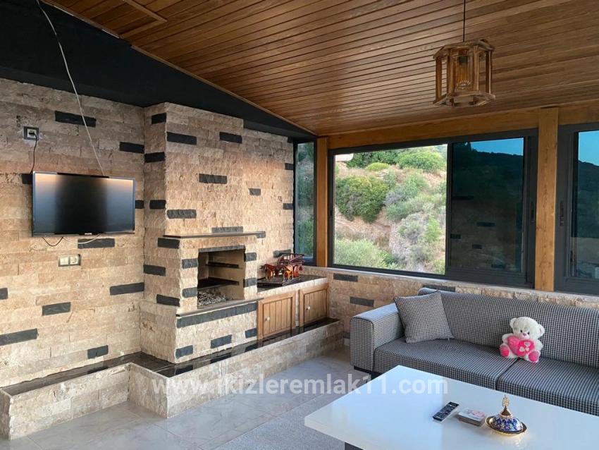 Seferihisar Doğanbey Atatürk Mah. Satılık 3+1 Villa - 180 m²