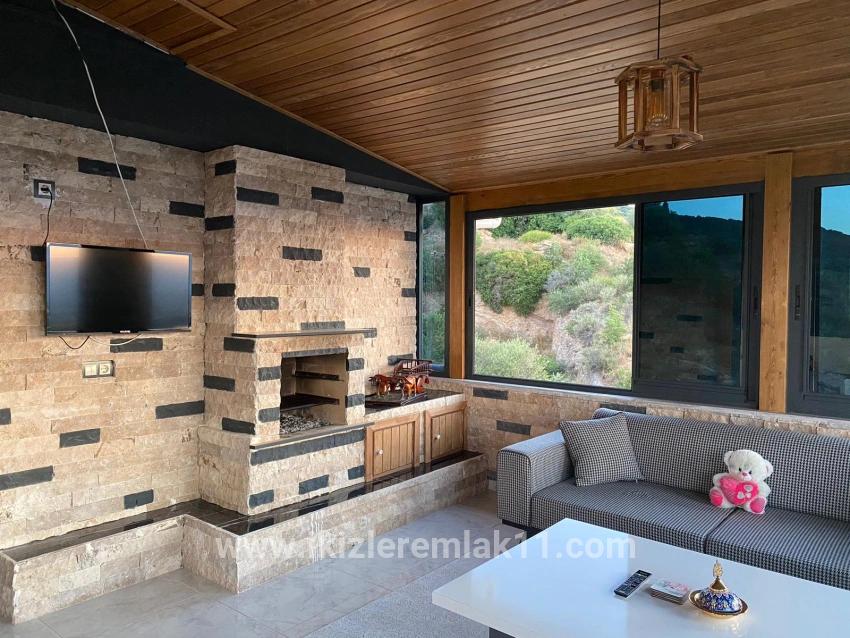 Seferihisar Doğanbey Atatürk Mah. Satılık 3+1 Villa - 180 m²