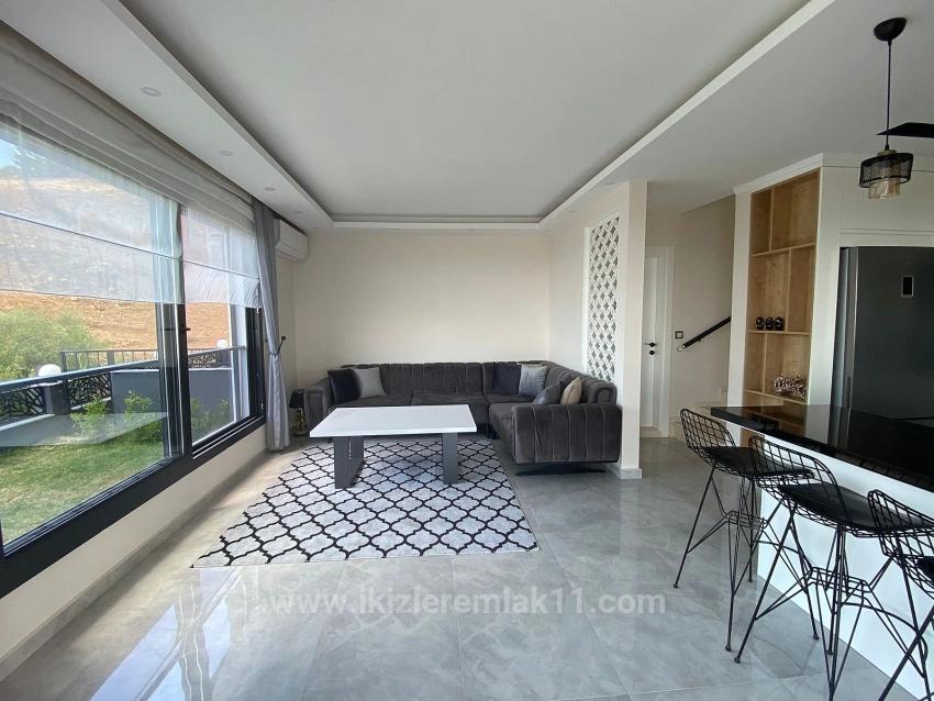 Seferihisar Doğanbey'de Satılık 3+1 Müstakil Deniz Manzaralı Havuzlu Villa