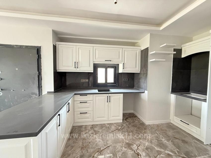 Seferihisar Doğanbeyde Satılık 3+1 Deniz Manzaralı Bahçeli Villa