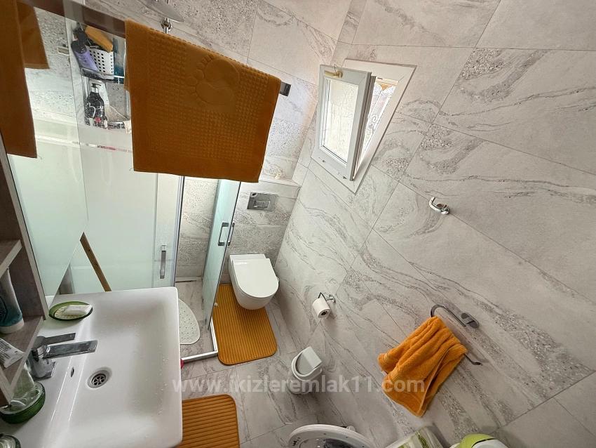 Seferihisar Ürkmez’de Deniz Tarafında Satılık Masrafsız 3 + 1 Bahçeli Villa