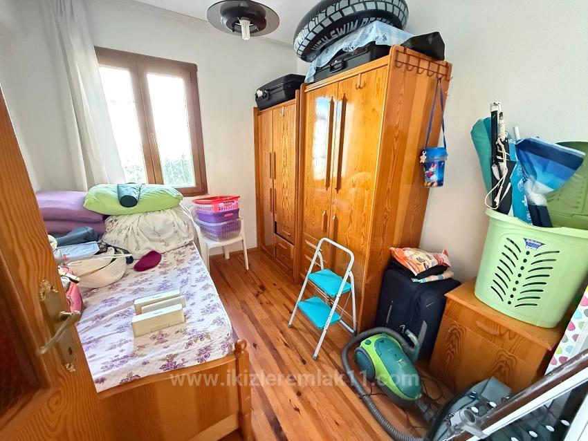 Seferihisar Ürkmez’de Deniz Tarafında Satılık Masrafsız 3 + 1 Bahçeli Villa